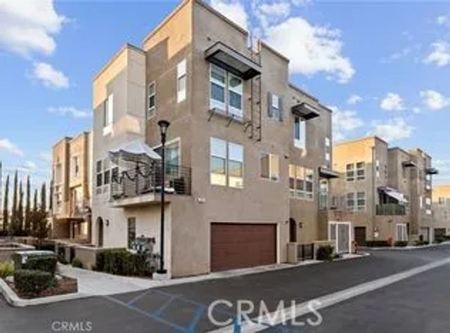 132 Dove Lndg, Covina, CA 91722