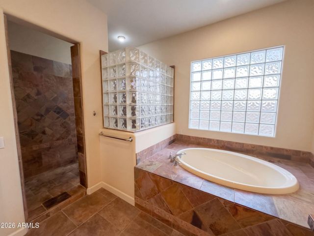 12435 W RED HAWK Drive, Peoria, AZ 85383