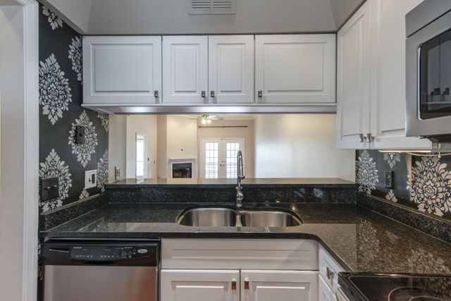 129 West End Place, Nashville, TN 37205