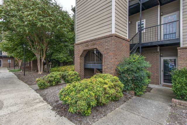 129 West End Place, Nashville, TN 37205