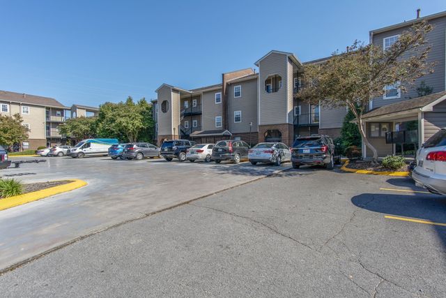 129 West End Place, Nashville, TN 37205