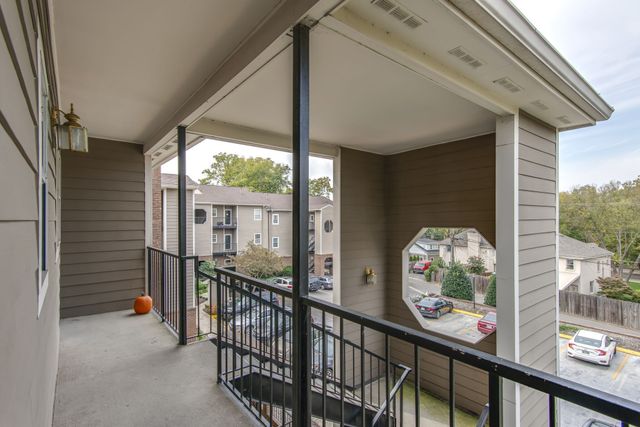 129 West End Place, Nashville, TN 37205