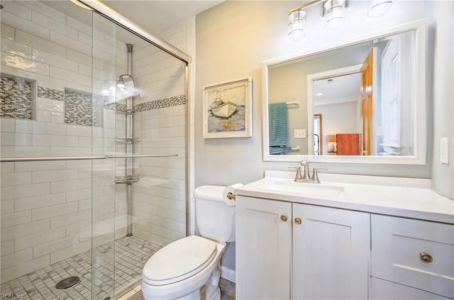 4 E Governor DR, Newport News, VA 23602