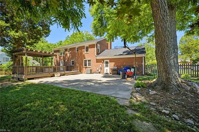 4 E Governor DR, Newport News, VA 23602