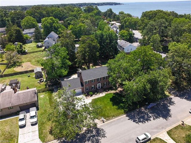 4 E Governor DR, Newport News, VA 23602