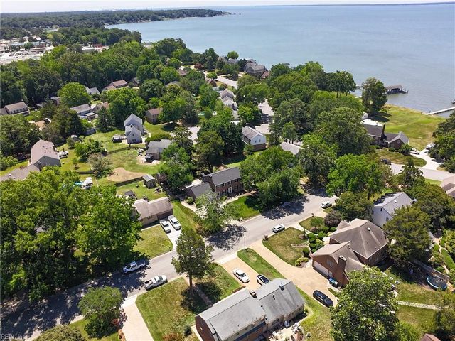 4 E Governor DR, Newport News, VA 23602