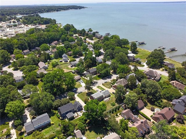 4 E Governor DR, Newport News, VA 23602
