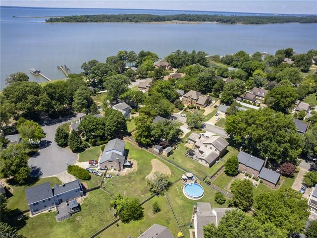 4 E Governor DR, Newport News, VA 23602