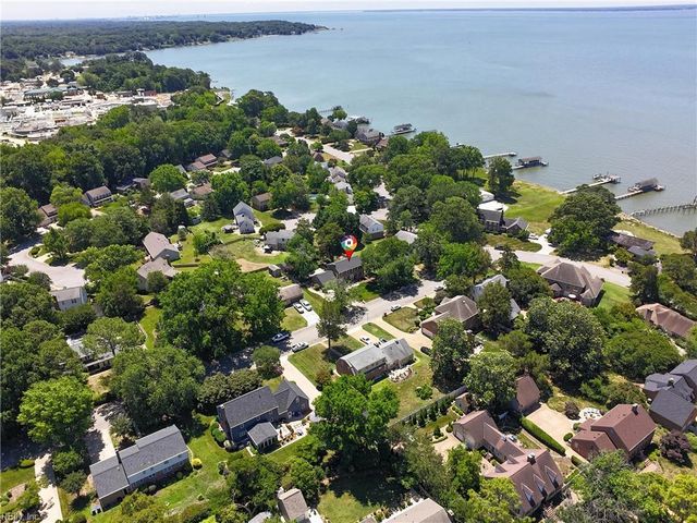 4 E Governor DR, Newport News, VA 23602