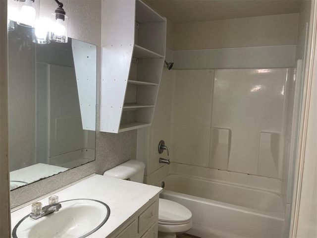 1229 N Tucker Avenue, Shawnee, OK 74801