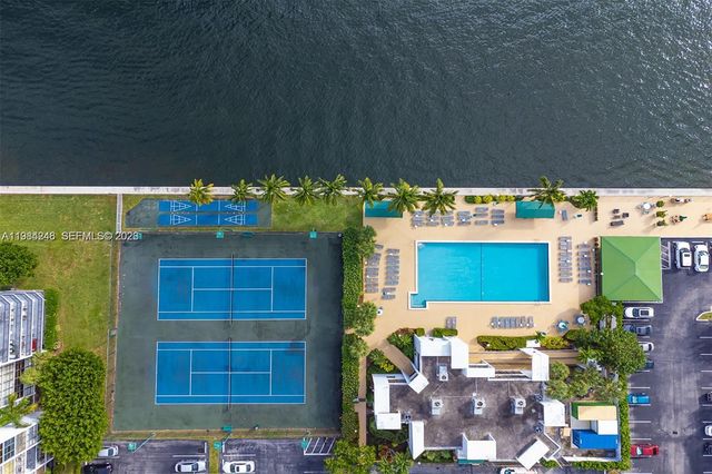 800 Parkview Dr 527, Hallandale Beach, FL 33009