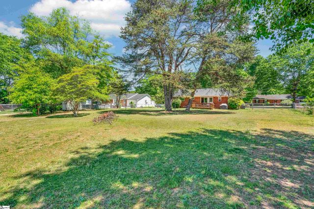6 Greenfield Court, Greenville, SC 29615