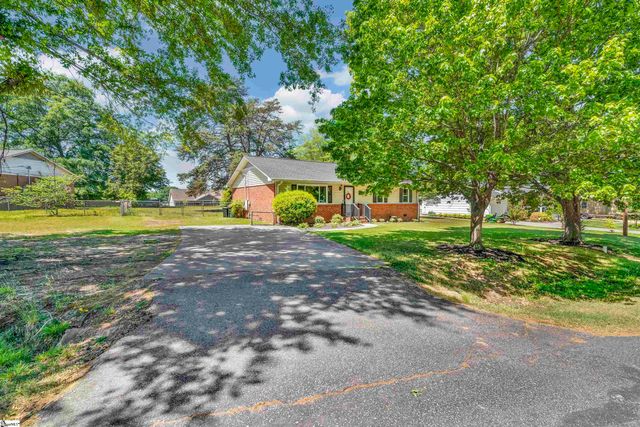 6 Greenfield Court, Greenville, SC 29615