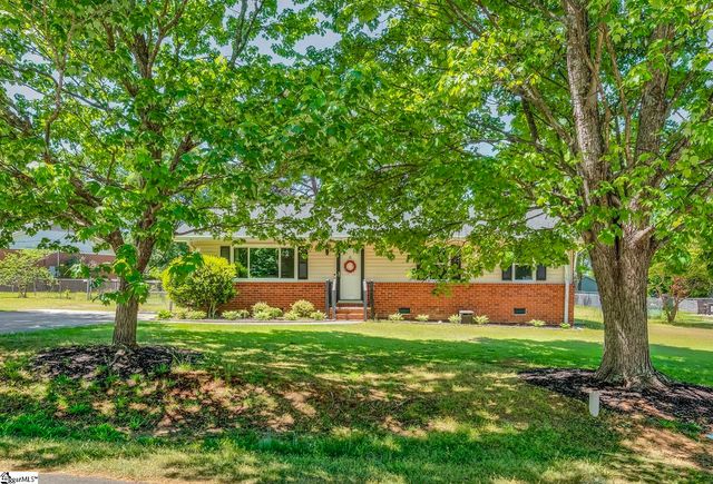 6 Greenfield Court, Greenville, SC 29615
