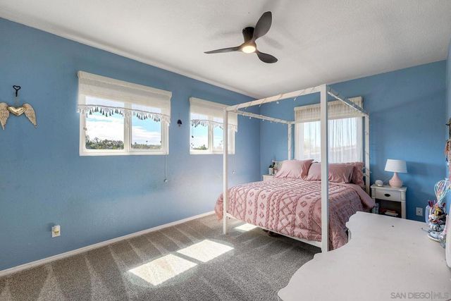 129 Avalon Dr, Vista, CA 92084