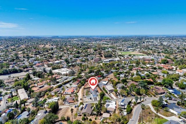 129 Avalon Dr, Vista, CA 92084
