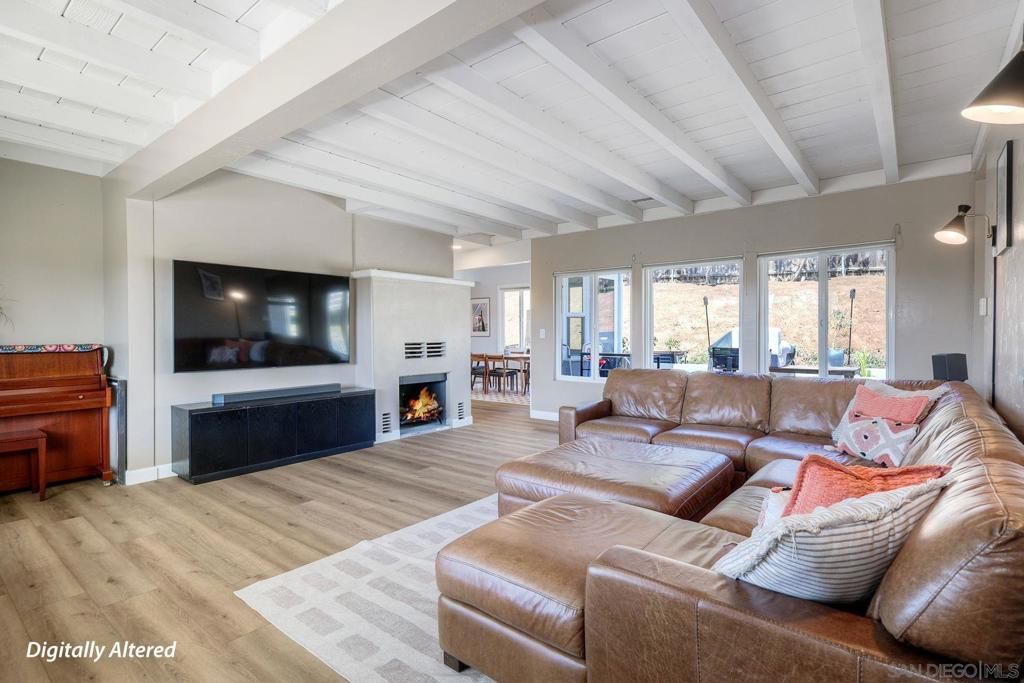 129 Avalon Dr, Vista, CA 92084 — photo 4