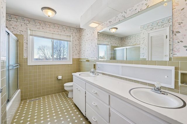 409 TIMBER Drive, Council Bluffs, IA 51503