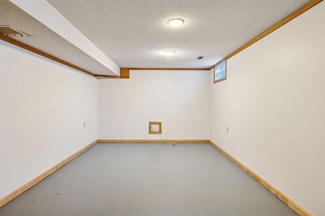 409 TIMBER Drive, Council Bluffs, IA 51503