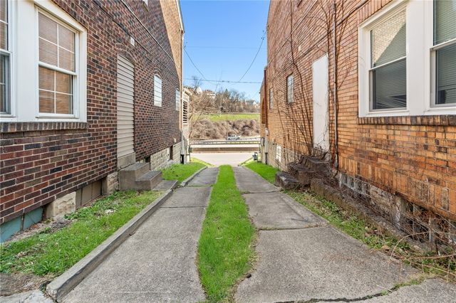 3747 Beechwood Blvd, Squirrel Hill, PA 15217