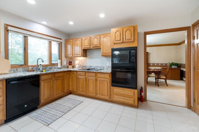 8481 Old Shaw Way, West Chester, OH 45069