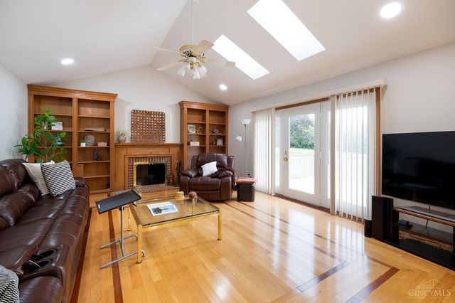 8481 Old Shaw Way, West Chester, OH 45069