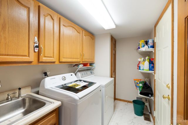 8481 Old Shaw Way, West Chester, OH 45069