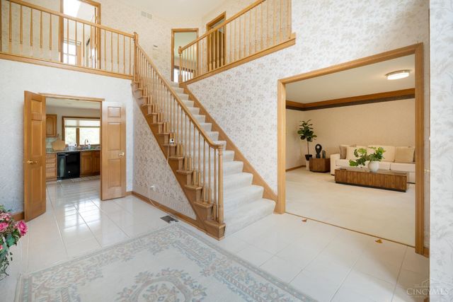 8481 Old Shaw Way, West Chester, OH 45069