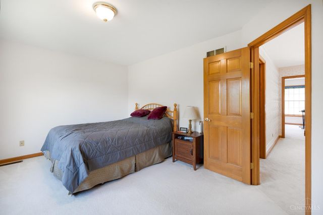 8481 Old Shaw Way, West Chester, OH 45069