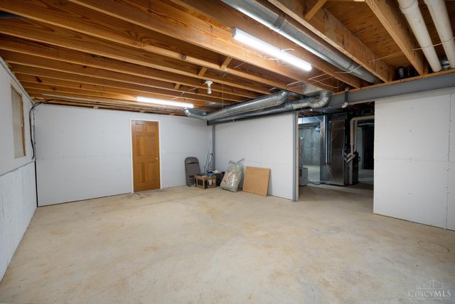 8481 Old Shaw Way, West Chester, OH 45069