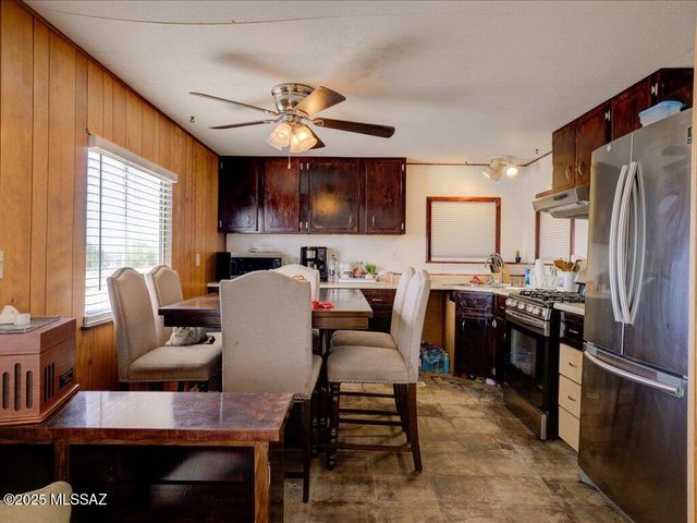 9865 S Desert Brush Loop, Tucson, AZ 85756