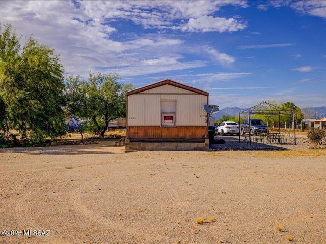 9865 S Desert Brush Loop, Tucson, AZ 85756