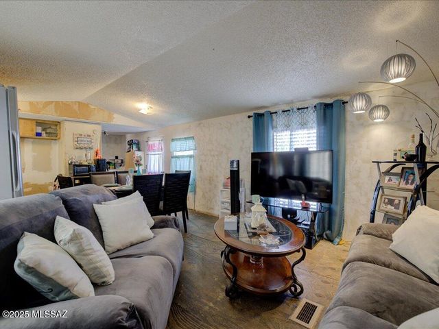 9865 S Desert Brush Loop, Tucson, AZ 85756