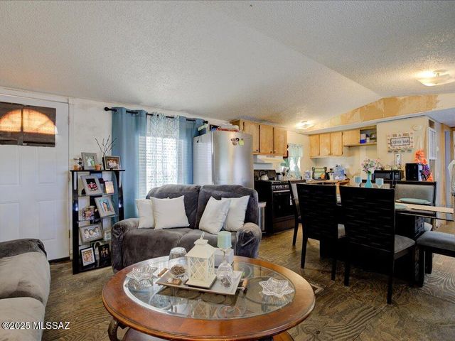 9865 S Desert Brush Loop, Tucson, AZ 85756