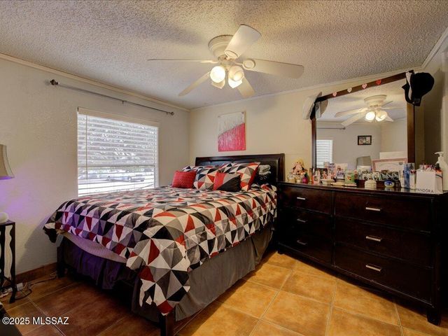 9865 S Desert Brush Loop, Tucson, AZ 85756