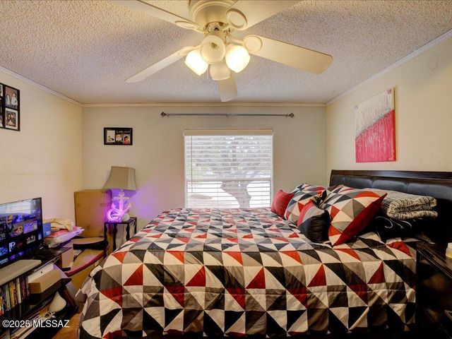 9865 S Desert Brush Loop, Tucson, AZ 85756