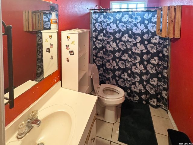 2906 W POPLAR ST, San Antonio, TX 78207