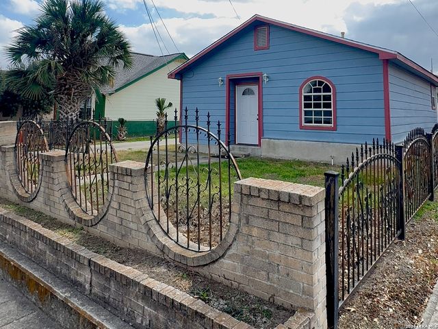 2906 W POPLAR ST, San Antonio, TX 78207