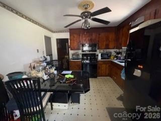 2855 Fordwood Drive, Charlotte, NC 28208