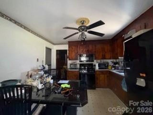 2855 Fordwood Drive, Charlotte, NC 28208