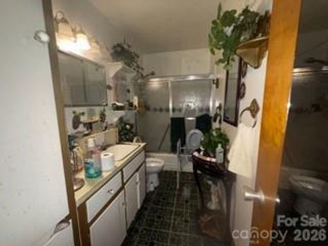 2855 Fordwood Drive, Charlotte, NC 28208
