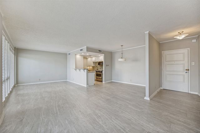 6211 W Northwest Highway 300, Dallas, TX 75225