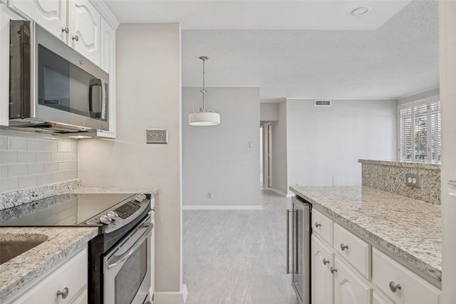 6211 W Northwest Highway 300, Dallas, TX 75225