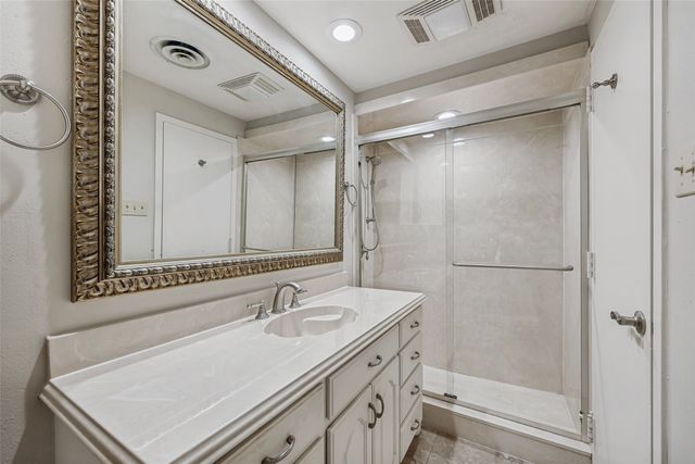 6211 W Northwest Highway 300, Dallas, TX 75225