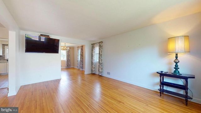 60 DAWN DR, Mount Holly, NJ 08060