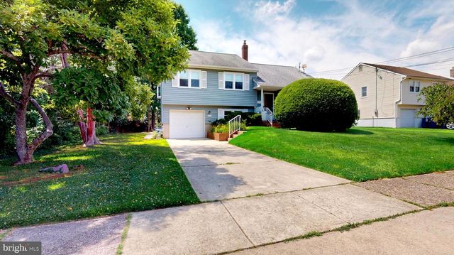 60 DAWN DR, Mount Holly, NJ 08060