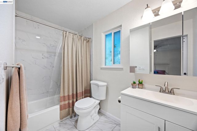 560 N M St, Livermore, CA 94551