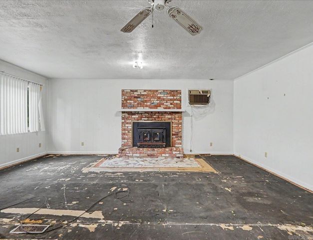 211 Cessna Circle, Hot Springs, AR 71913