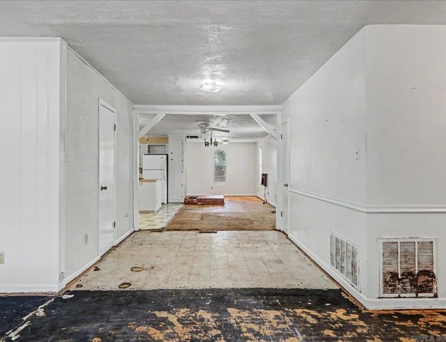 211 Cessna Circle, Hot Springs, AR 71913