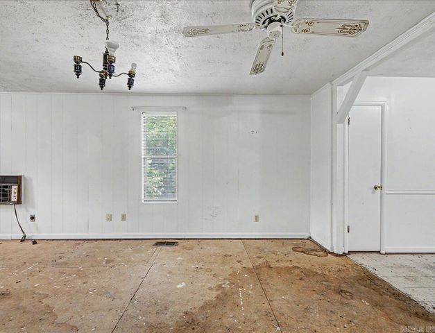 211 Cessna Circle, Hot Springs, AR 71913